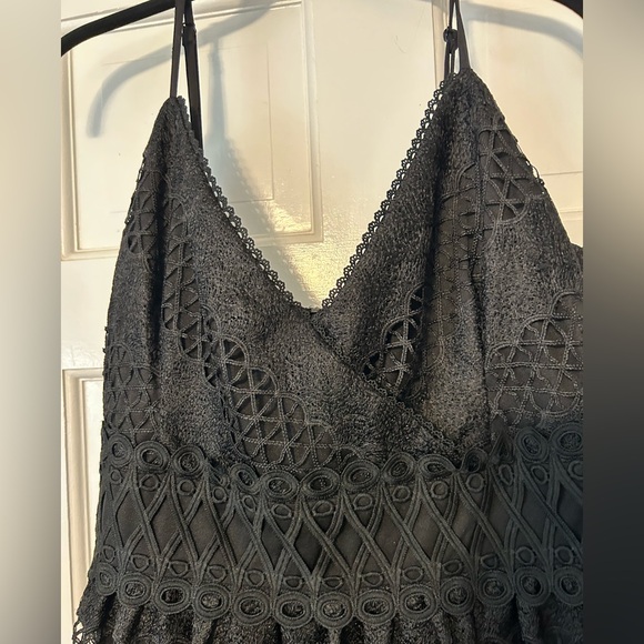 Guess Black Geometric Lace Mini Dress - Picture 2 of 3